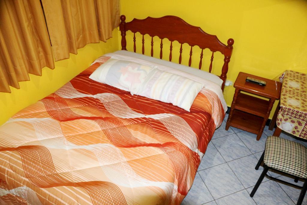 Hospedaje Karol Hotel Ayacucho Exterior photo